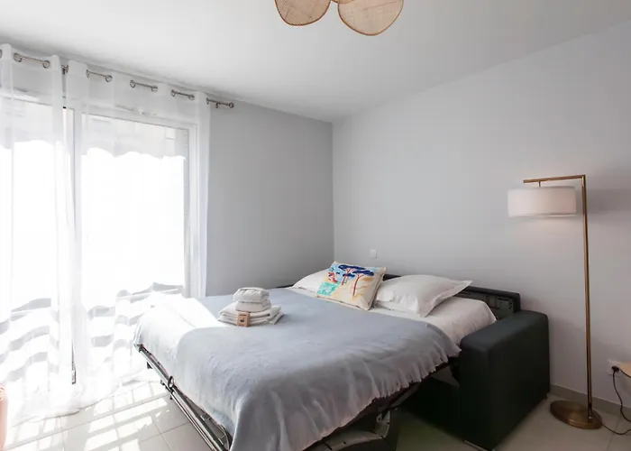 Appartement A5 - Modern 5 Min To Sea - Pool & Garage