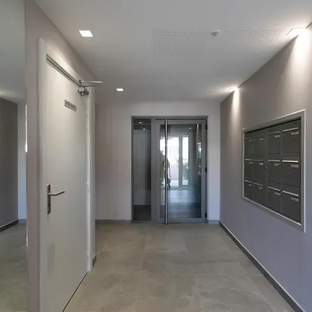 Apartment A5 - Modern 5 Min To Sea - Pool & Garage *