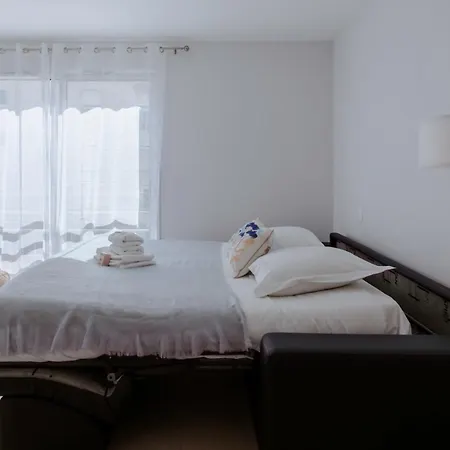 Apartment A5 Staywizus - Modern 5 Min To Sea - Pool & Garage
